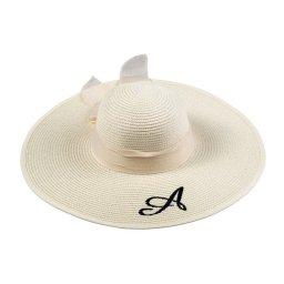 Καπελαδούρα με κέντημα