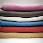 Κουβερτούλα φλις με κέντημα