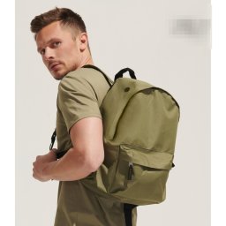 Σακίδιο πλάτης με κέντημα