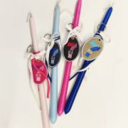 Λαμπάδα 6 7 μπρελόκ με κέντημα