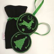 Βελούδινα στολίδια με κέντημα